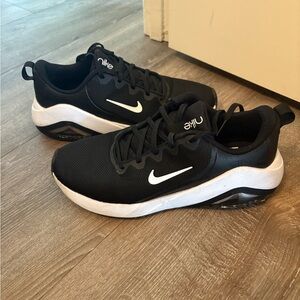 Women’s Nike Bella 7 Sneakers